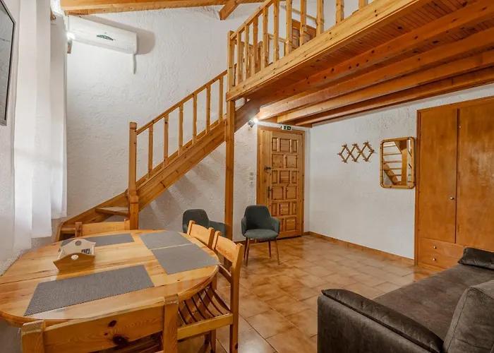 Sophia's Maisonette 2