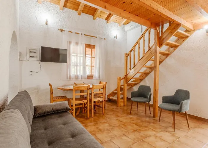 Sophia's Maisonette 2 *