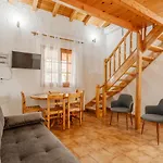 Sophia's Maisonette 2 *